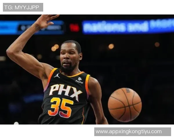 杜兰特赞阿门持球能力出色三分球自信决策无懈可击