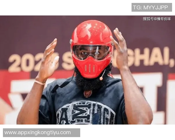 哈登深情表白女友：我对她的爱从未改变，早已深陷爱河