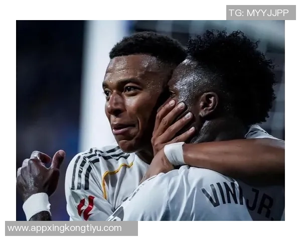 姆巴佩分享生活与比赛精彩瞬间展现轻松愉快的心情与状态